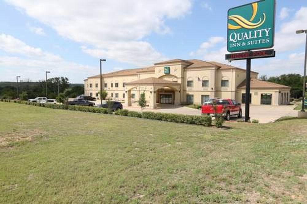 Quality Inn & Suites - Glen Rose Exterior photo